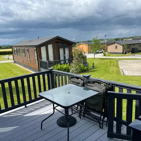 Meadow View Lodge At Hollin Barn Lodge Park Thirsk,North Yorks Exterior photo